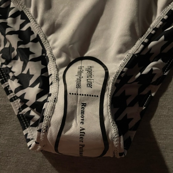 Houndstooth Black and White Women's Swim Set - Picture 7 of 9